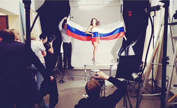 Патриотическая фотосессия Мисс России вызвала скандал