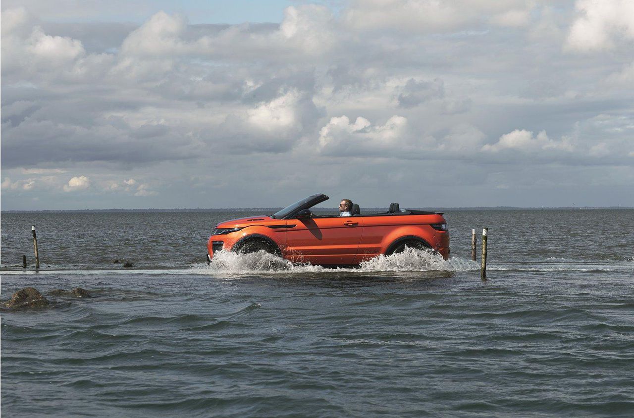 Range Rover Evoque окончательно лишили крыши