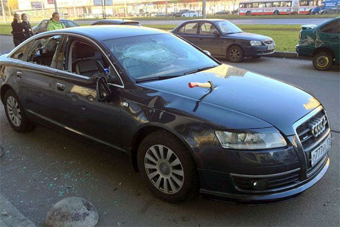 Cum luptă rușii cu mașinile parcate neregulamntar