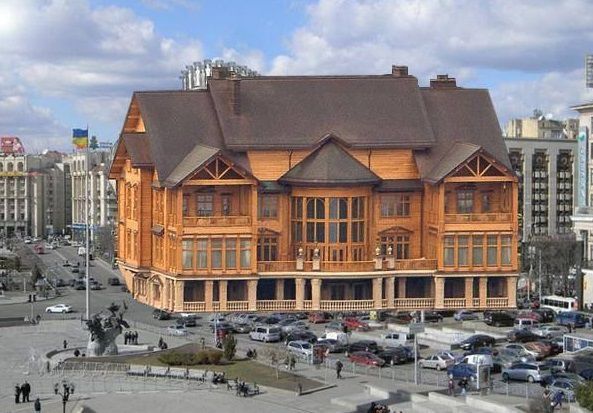 Фотожабы: киевляне высмеивают проект нового Дома профсоюзов