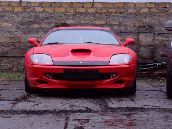 По Одессе разъезжают Lamborghini, Ferrari и Porsche