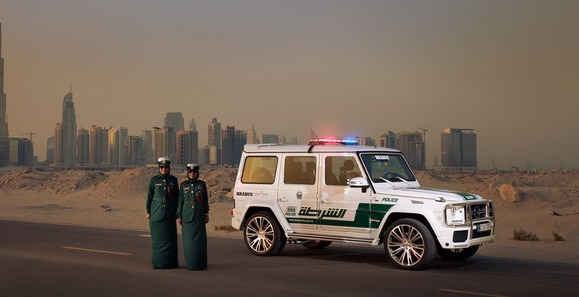 Роскошный автопарк полиции Дубая пополнится тюнингованным авто
