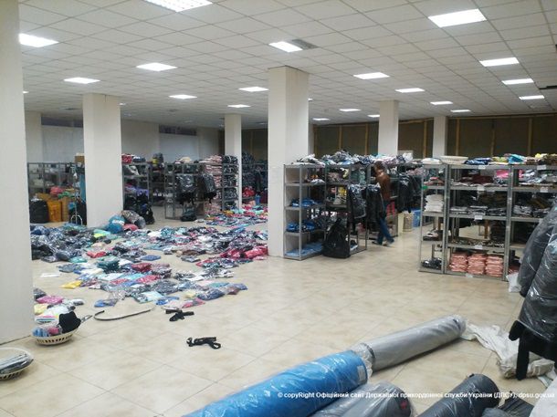 Как шьют брендовые подделки: в Одессе нашли огромный цех