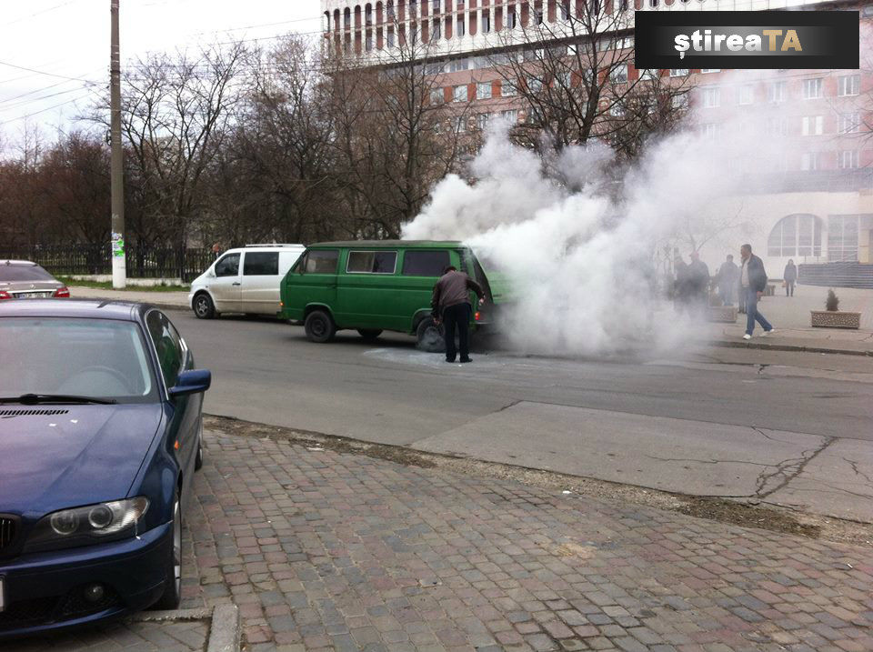 В Кишиневе во время движения загорелся автомобиль