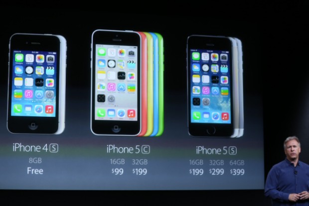 iPhone 5S, iPhone 5C - cum arată noile telefoane Apple. Tehnologia care îţi permite să deblochezi telefonul cu amprenta digitală