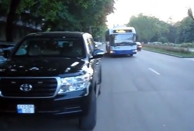 В Кишинёве прохожий заставил автохама перепарковать своё авто