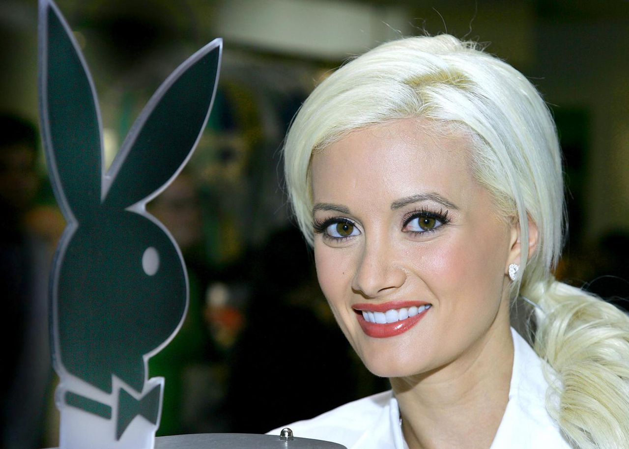 Звезда Playboy пыталась покончить жизнь самоубийством