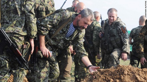 Журналист CNN опубликовал фото похорон боевиков