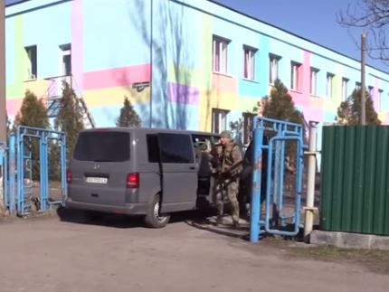 Марина Порошенко из электрички пересела на Range Rover