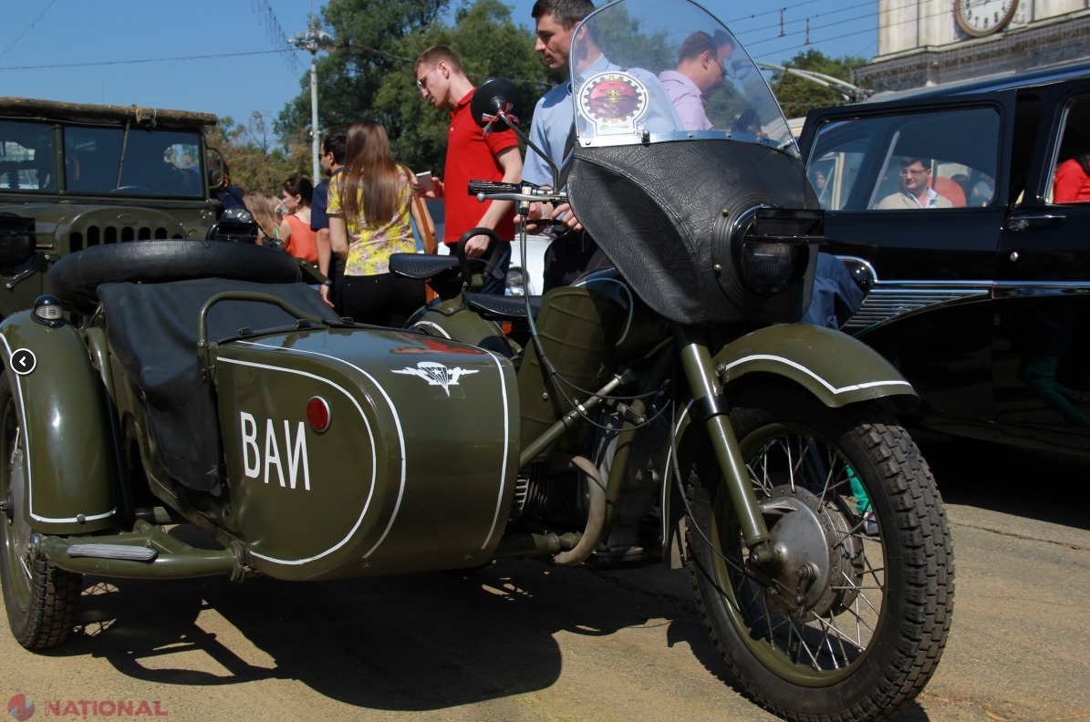 Mașina lui James Bond, în centrul Chișinăului