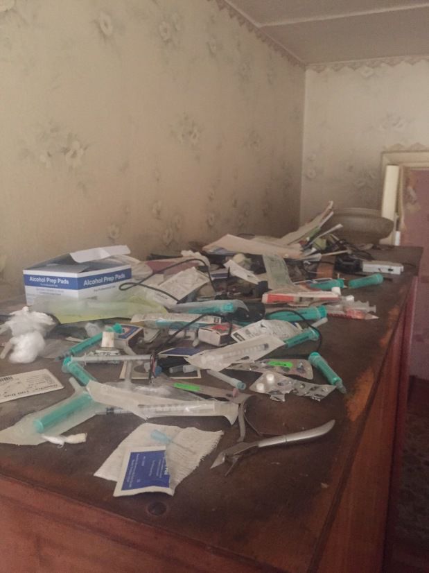 Preparau droguri acasă, apoi le vândeau pe teritoriul Moldovei