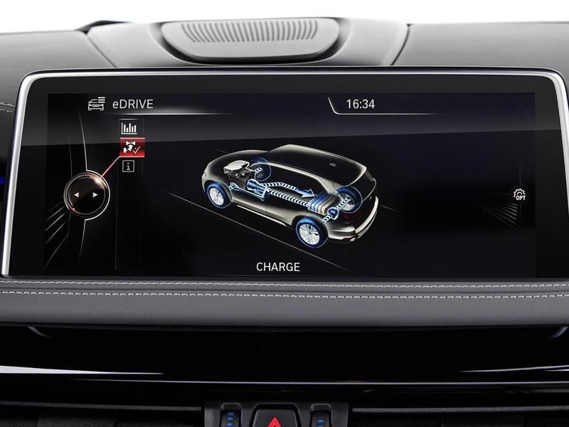 BMW X5 стал подключаемым гибридом