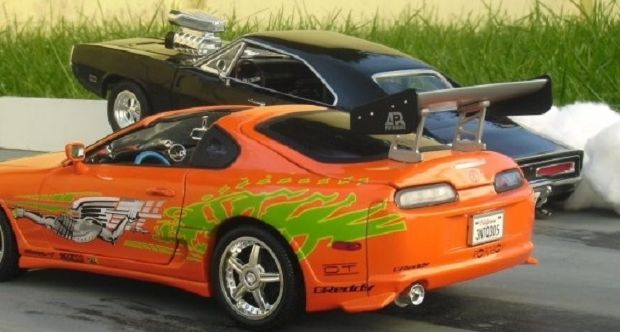 Maşina condusă de Paul Walker în primul film din seria "Furios şi iute", vândută cu 185.000 de dolari