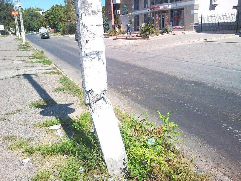 Tiraspolul, după parada militară: Asfalt distrus și piloni dați la pământ