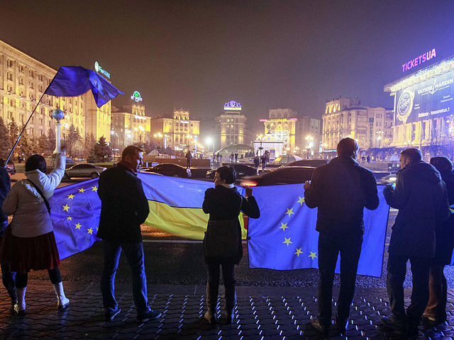 Политики и эксперты назвали причины решения Украины отступиться от ЕС
