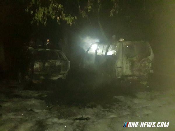 В Закарпатье цыгане разобрали сожженный джип прокурора на металлолом