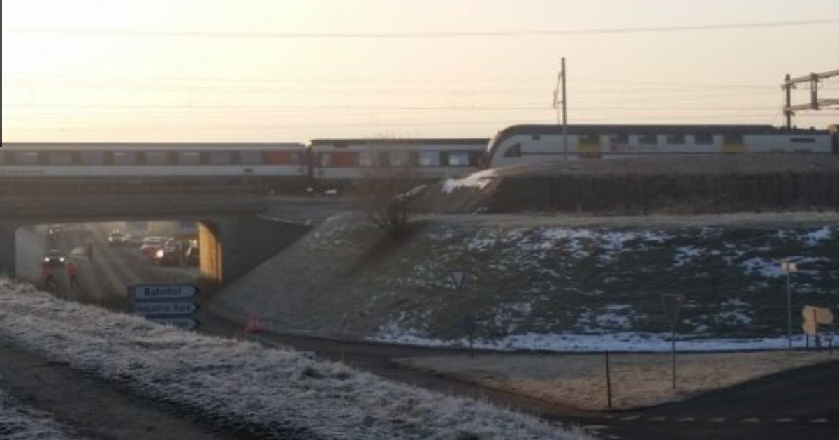 В Швейцарии столкнулись два поезда