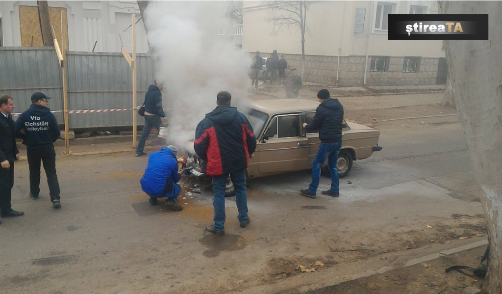 На одной из столичных улиц загорелся автомобиль