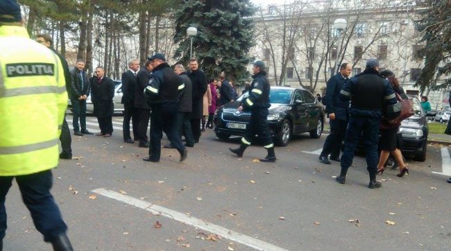 В столице неизвестный пригрозил взорвать здание правительства