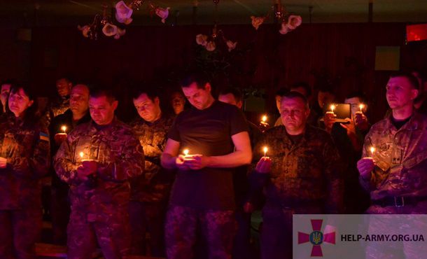 Фоторепортаж: Как встречали Пасху на передовой АТО