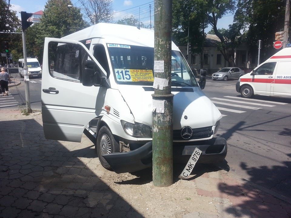 В Кишиневе произошло очередное ДТП с участием маршрутки