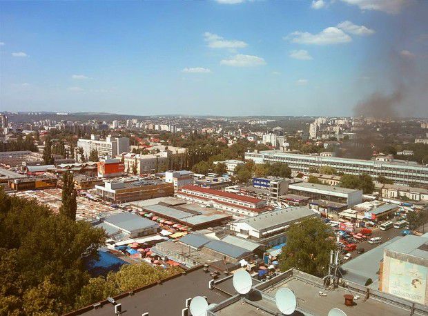 В центре Кишинева произошел пожар на складе мебельной фабрики