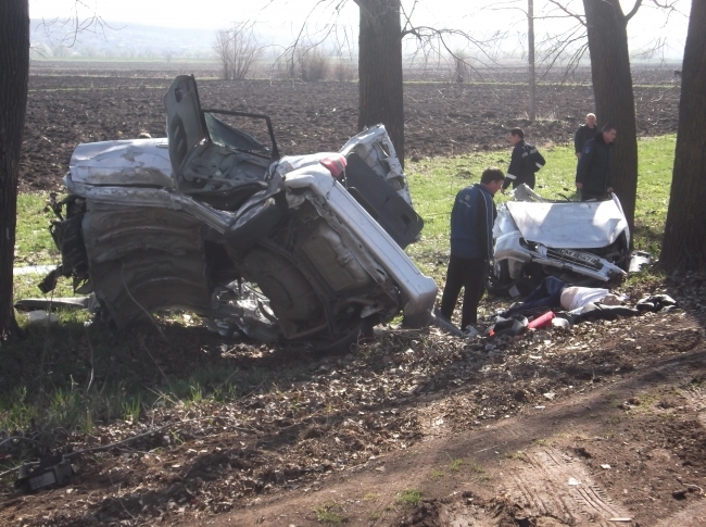 В страшной аварии в Чимишлии погибли 3 человека. Один в больнице