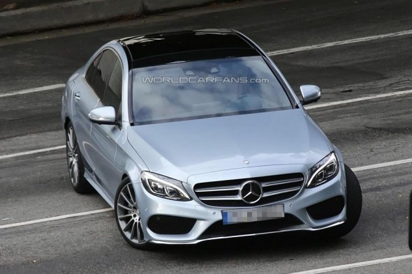 Опубликованы шпионские фотографии седана Mercedes-Benz C-Class
