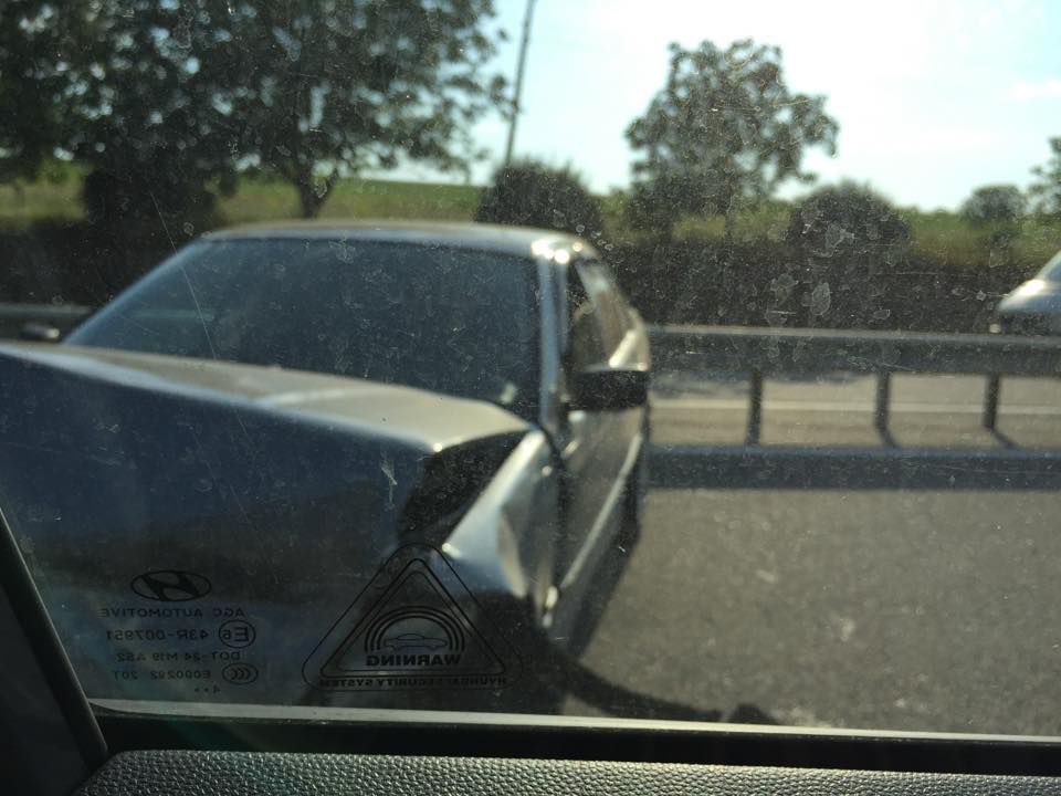Accident pe traseul Chișinău - Orhei. O mașină a fost făcută zob