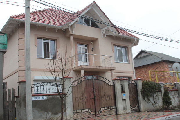 O grenadă a explodat la balconul casei guvernatorului BNM, Dorin Drăguțanu