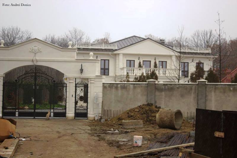 Приближенный Плахотнюка отстроил себе дворец накануне выборов
