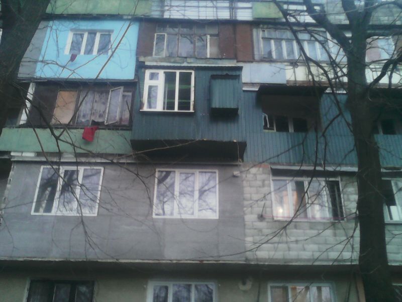 Lucruri stranii la Bălți. Și-a construit un balcon în fața balconului