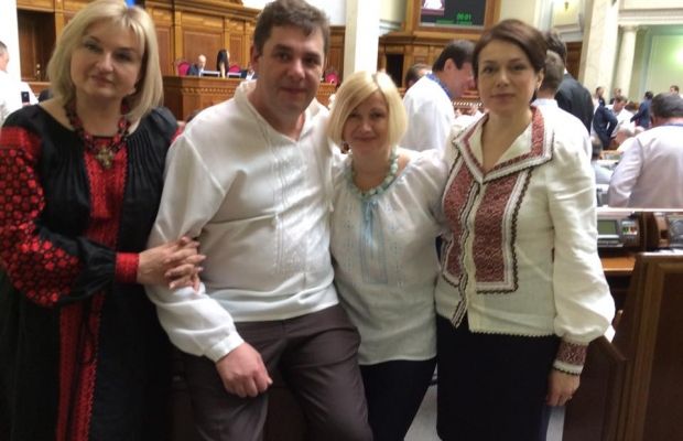 Депутаты Рады пришли сегодня на работу в вышиванках