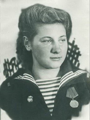 90-летняя пловчиха установила два рекорда