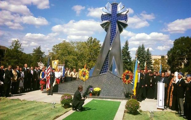 В США открыли первый в стране памятник Небесной Сотне