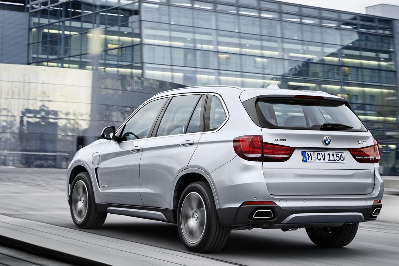BMW X5 стал подключаемым гибридом