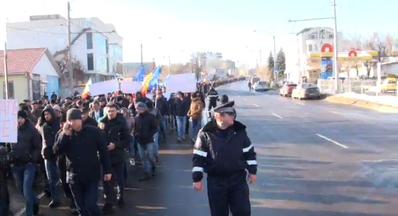В Кишиневе митинговали за и против назначения кандидата в премьеры