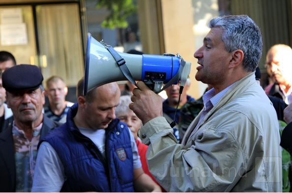 Protest la Reşedinţa de Stat: Timofti, trezirea
