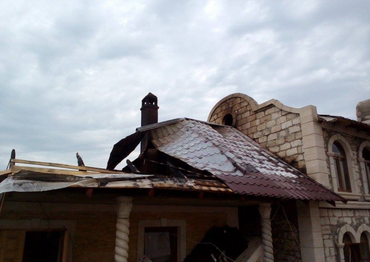 В результате пожара в монастыре Бутучень сгорело около 200 кв.м крыши двух монашеских келий