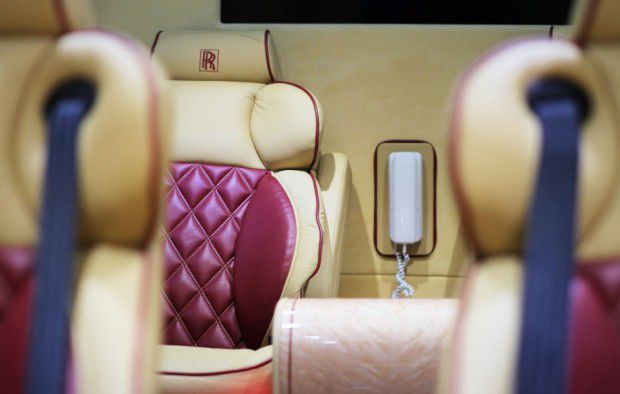 Vezi cat de uimitor arata un Sprinter transformat intr-un Rolls Royce