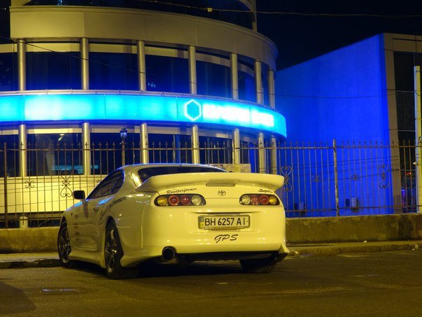 По Одессе разъезжают Lamborghini, Ferrari и Porsche