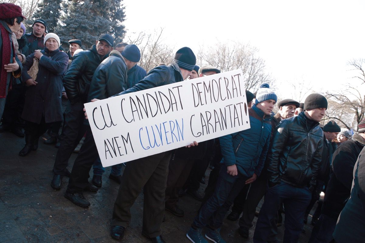 В Кишиневе митинговали за и против назначения кандидата в премьеры