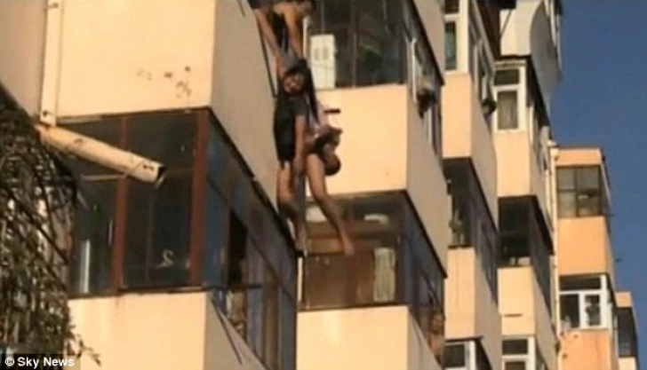 Scene incredibile în China, după cearta unui cuplu: Gest disperat al femeii. Cum s-a sfârşit totul