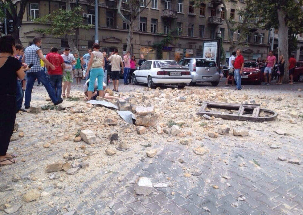 В центре Одессы обрушился чердак жилого дома
