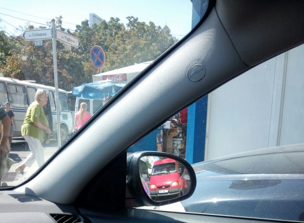 Cum si-a ascuns un sofer de microbuz numarul de inmatriculare