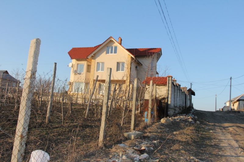 Роскошный дом семьи молдавских прокуроров