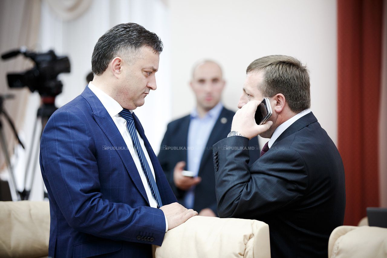Опубликованы фото с последнего заседания правительства Габурича: эмоции министров