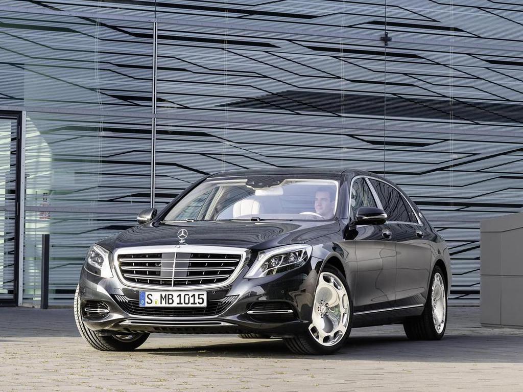 Самый длинный и роскошный седан Mercedes-Benz вышел в свет