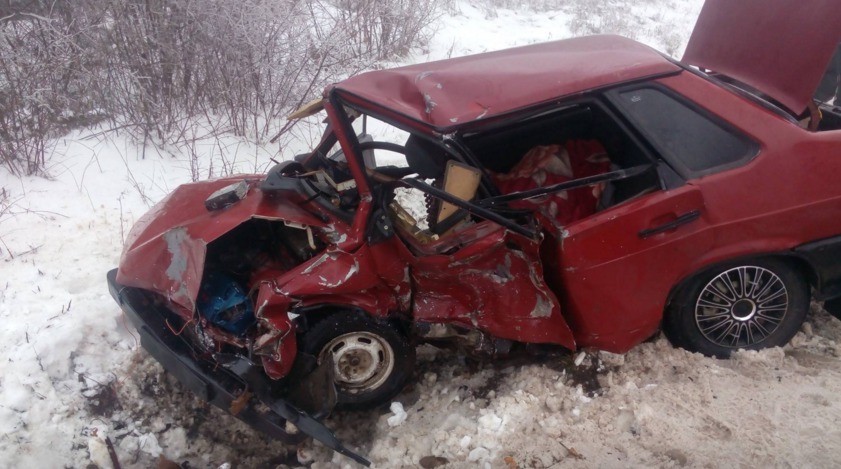 Accident în raionul Soroca. Patru persoane au fost scoase din fiarele contorsionate