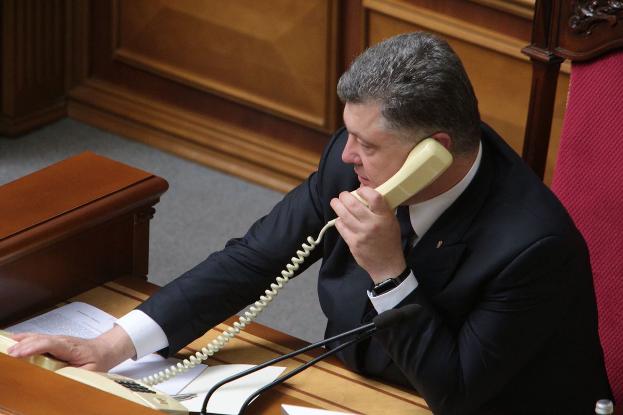 У Порошенко заметили умные часы Apple Watch